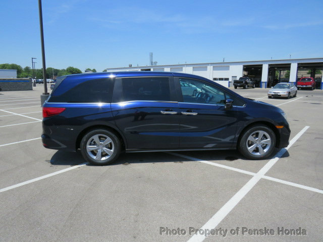obsidian blue honda odyssey